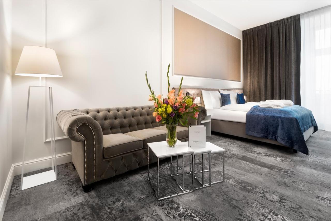 Wyndham Grand Old Town Hotel