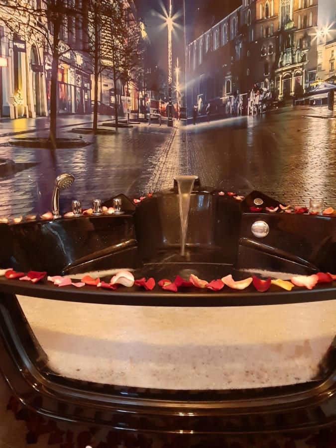 Underground Jacuzzi Bed & Breakfast