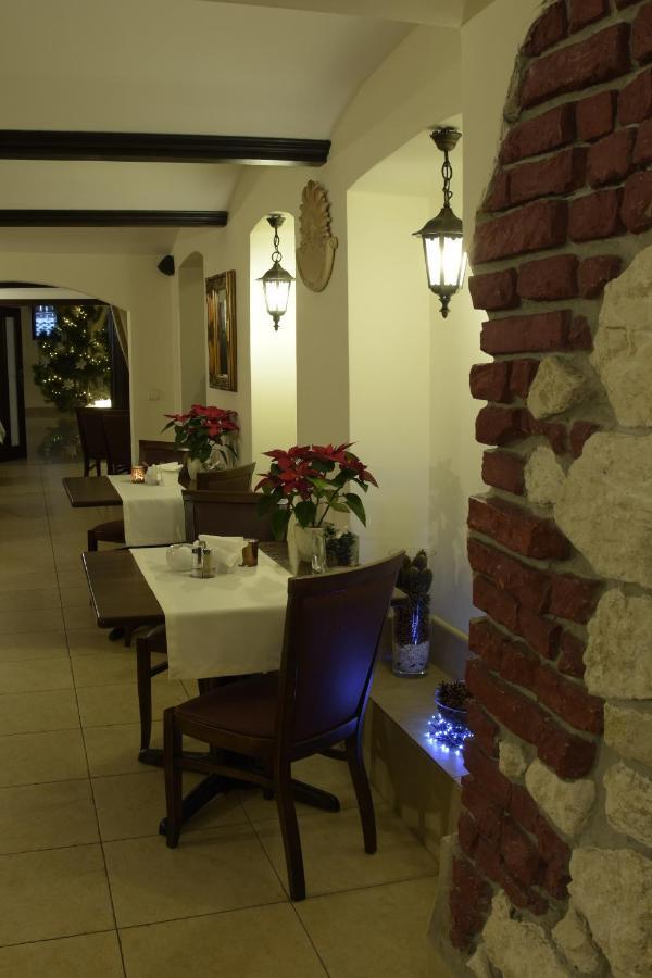 Dworek Zloty Rog I Restauracja 3*