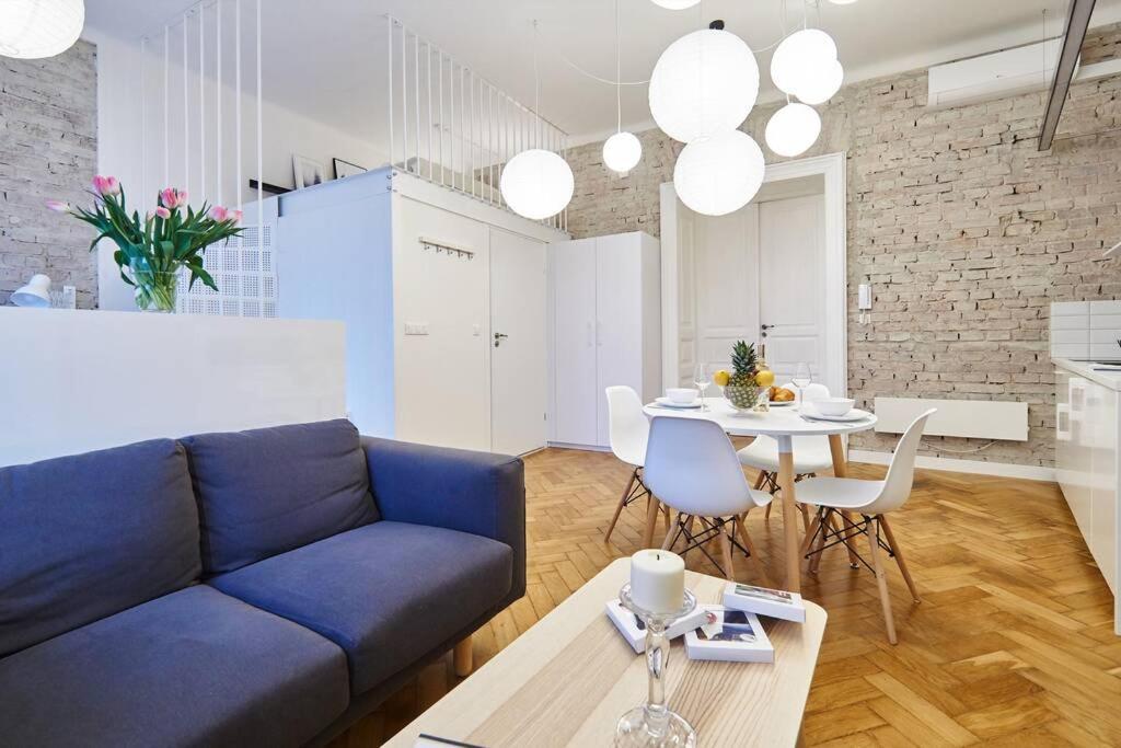 Unique Brick 2 - Old Town & Market Square Apartment *