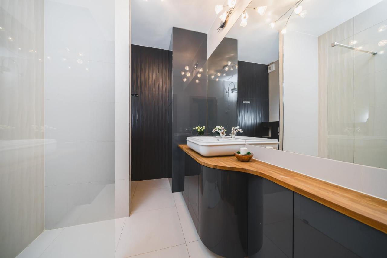 Glam Brewery Apartment
