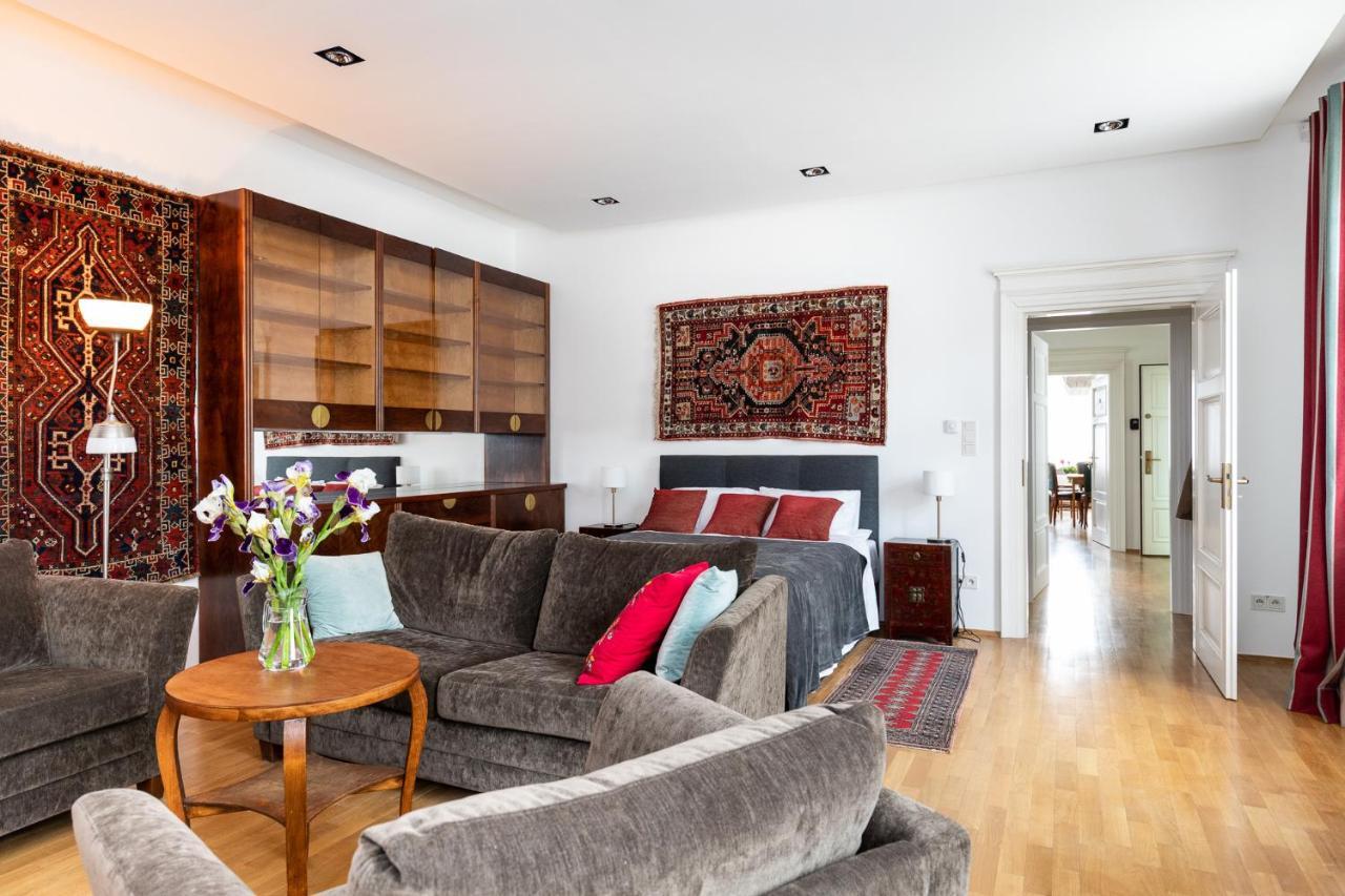 Palac Zieleniewskich Sw Marka 31 Apartamento Cracóvia