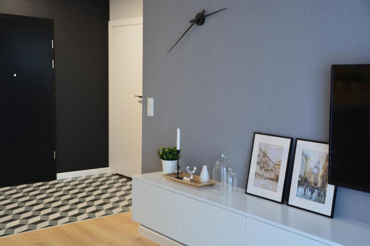 Last Floor - Center Close To Old Town *