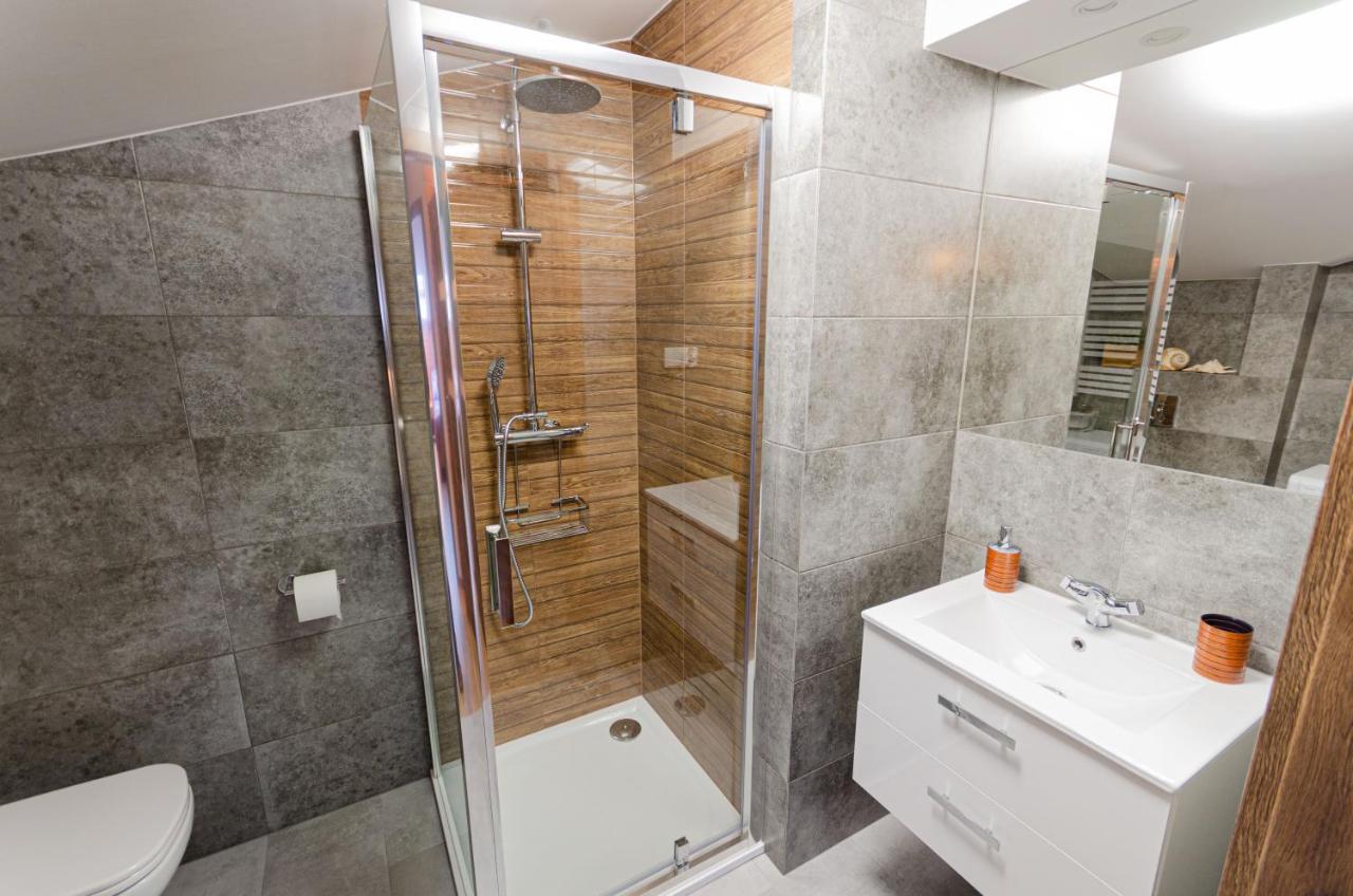 Apartment Bronowicka Premium - 52m2 With Private Parking Krakow
