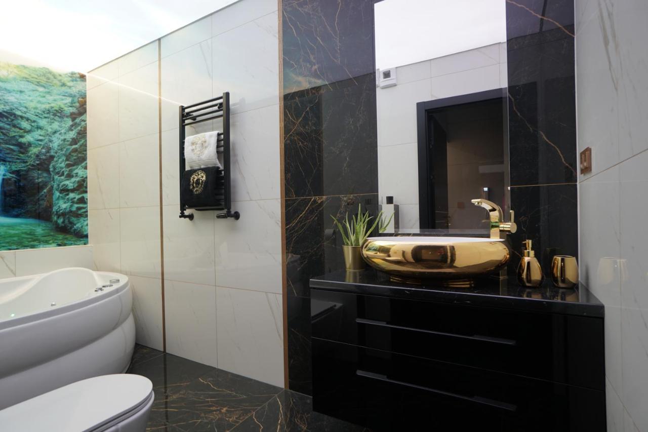 Lema Versace Apartment *