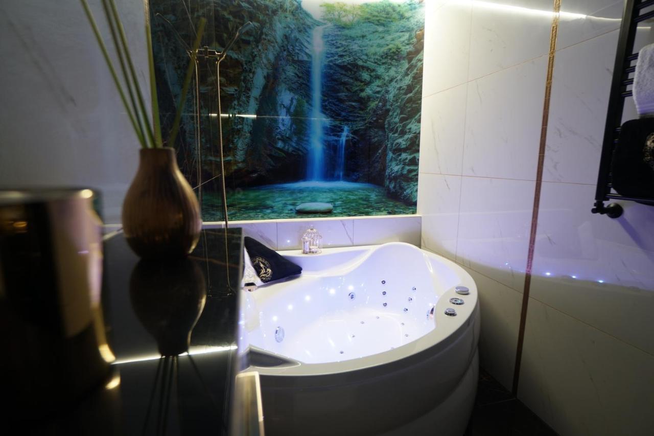 Lema Versace Apartment *