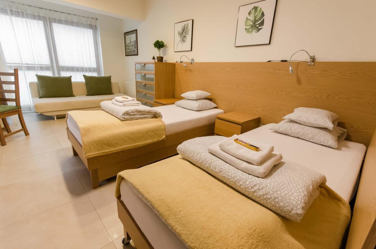Family - Private Parking Apartment