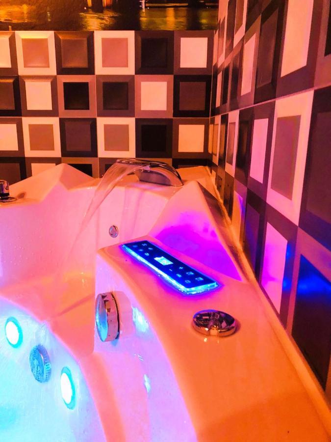 Underground Jacuzzi Bed & Breakfast