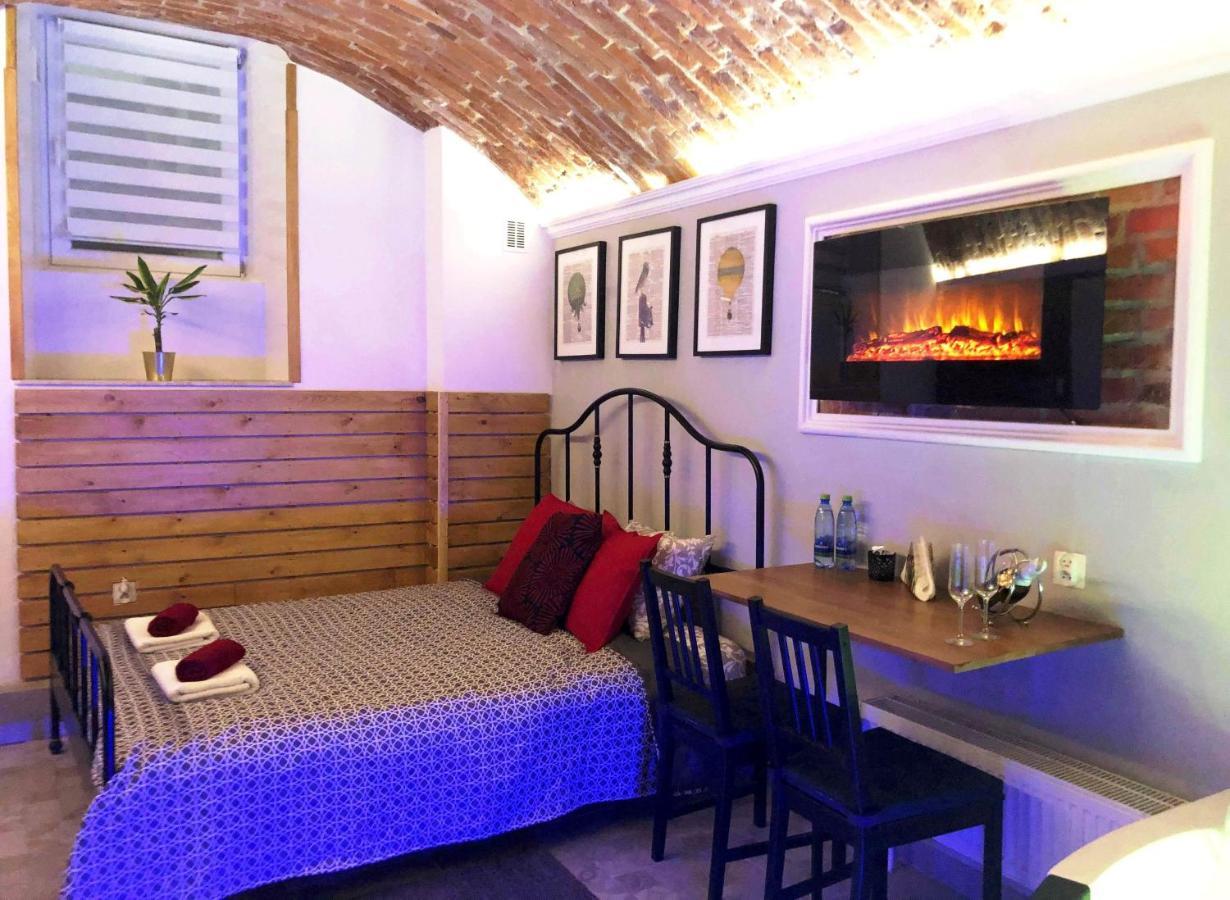 Underground Jacuzzi Bed & Breakfast