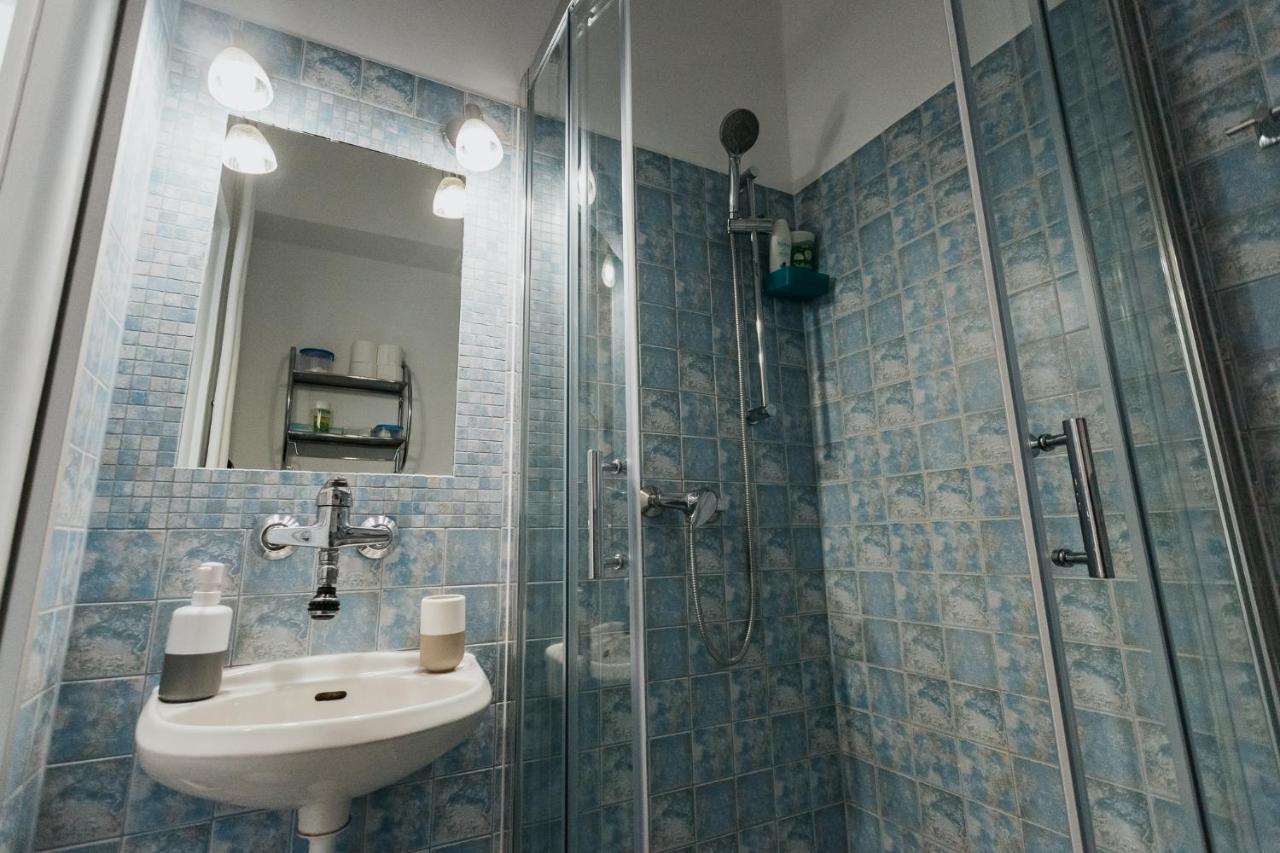 Charming Old Town & Jewish District, Quiet Neighborhood Apartment Krakow