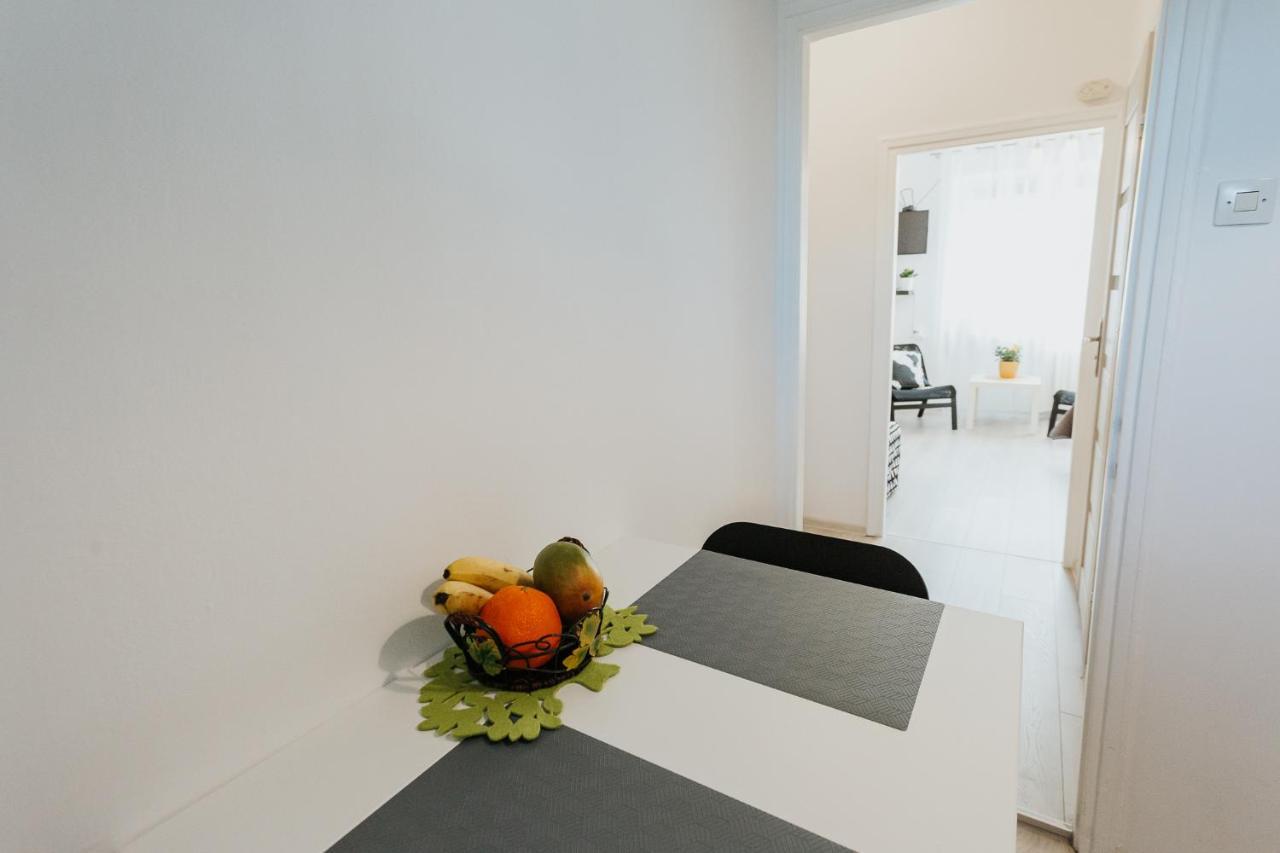 Charming Old Town & Jewish District, Quiet Neighborhood Apartment