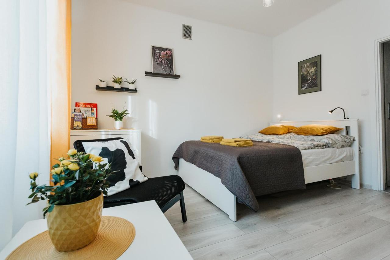 Charming Old Town & Jewish District, Quiet Neighborhood Apartment Krakow