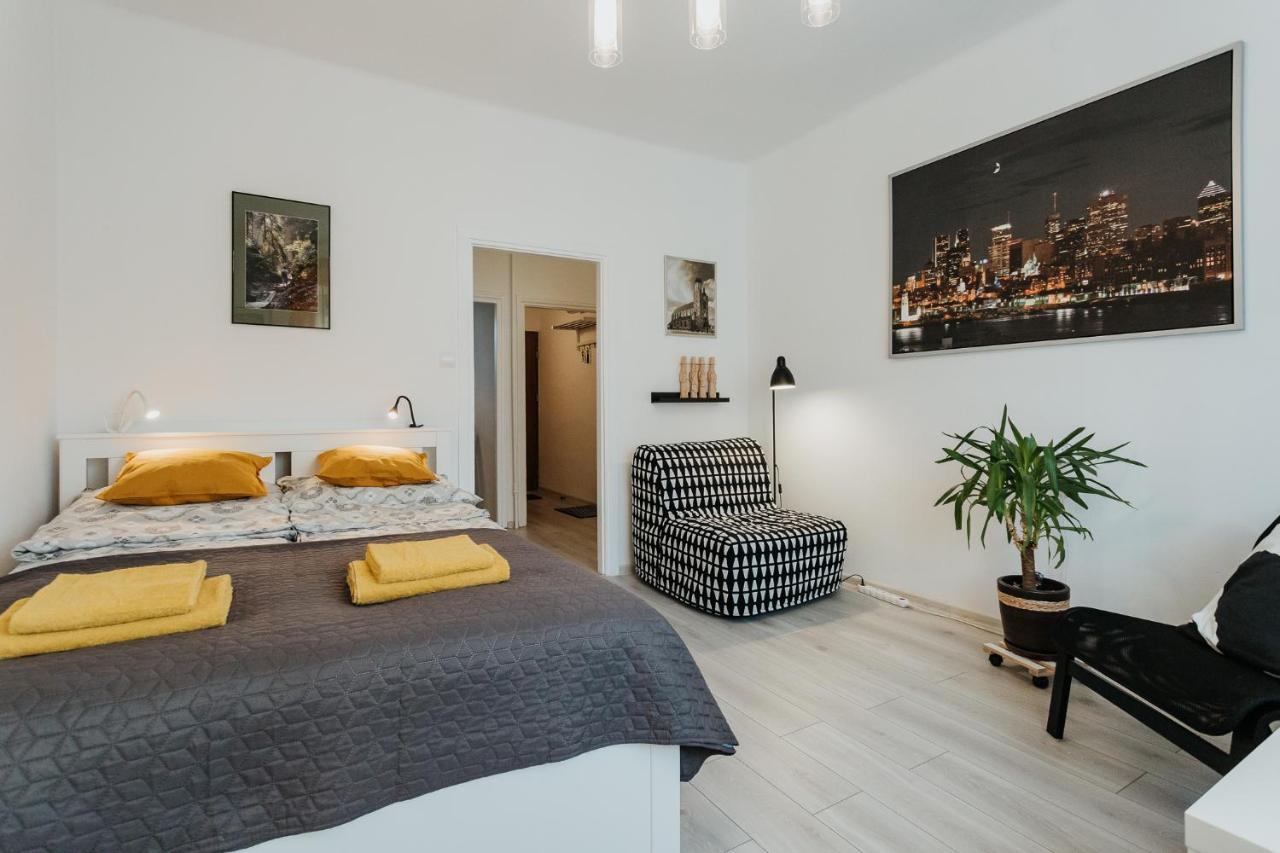 Charming Old Town & Jewish District, Quiet Neighborhood Apartment Krakow