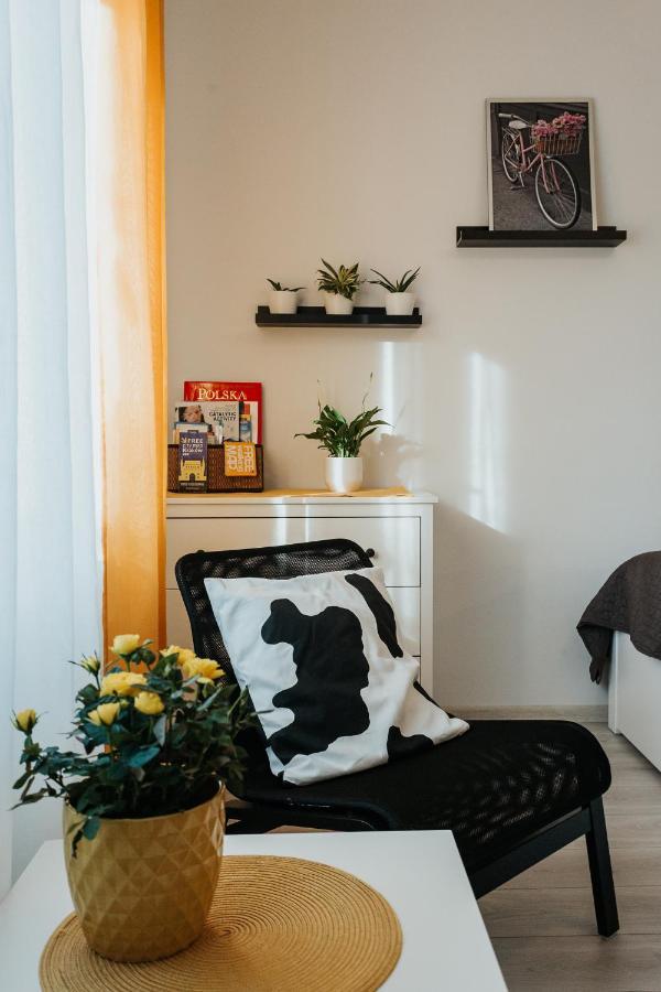 Charming Old Town & Jewish District, Quiet Neighborhood Apartment *