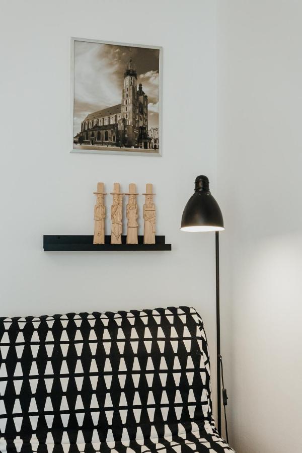 Charming Old Town & Jewish District, Quiet Neighborhood Apartment