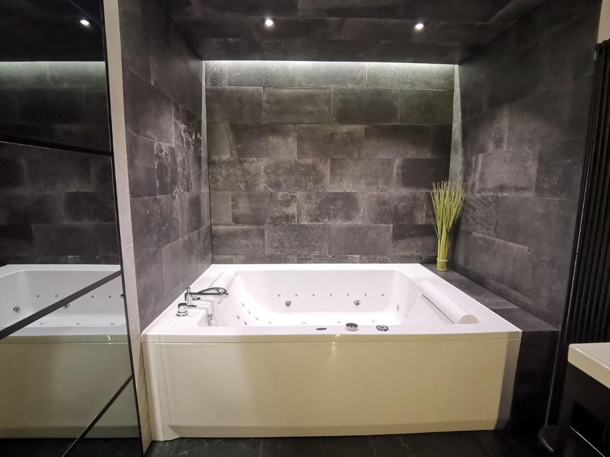 Jacuzzi