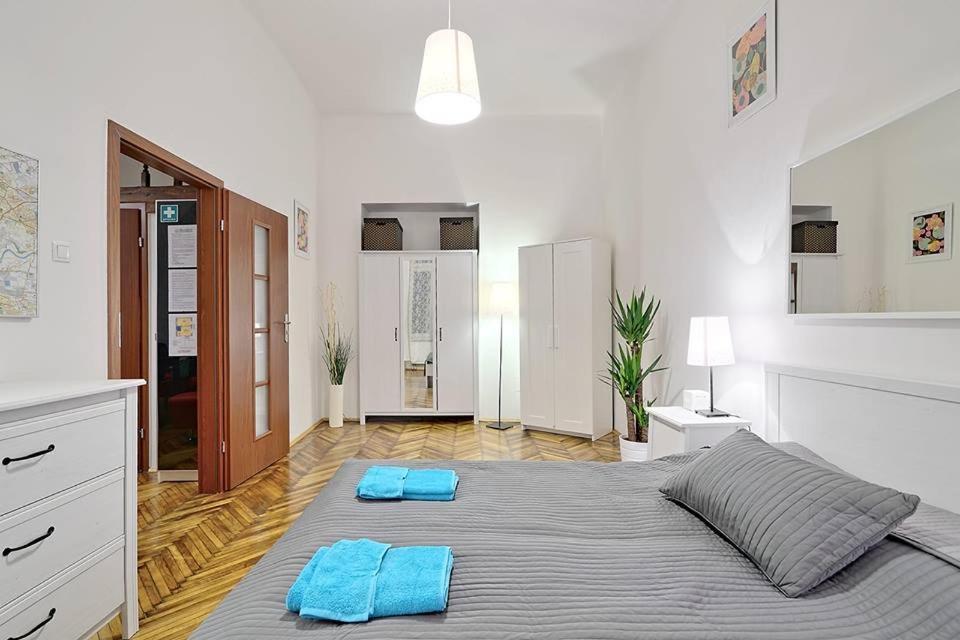 Apartment Next To The Main Square