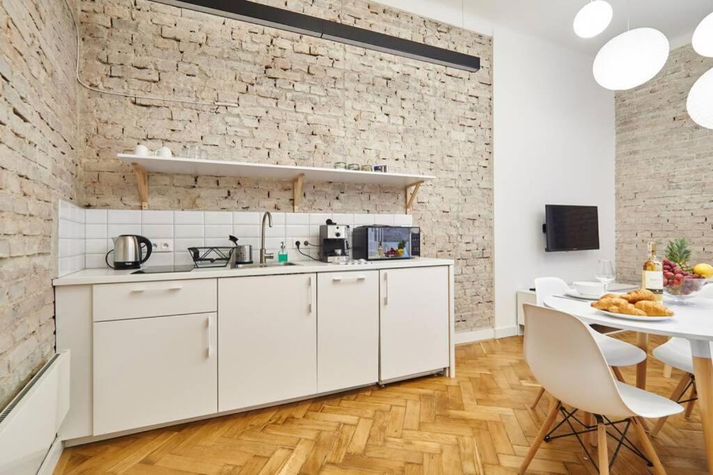 Unique Brick 2 - Old Town & Market Square Apartment