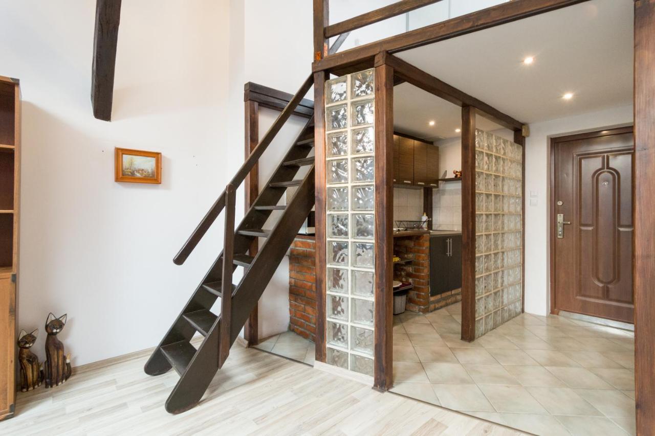 Gorgeous Loft In Perfect Location! *