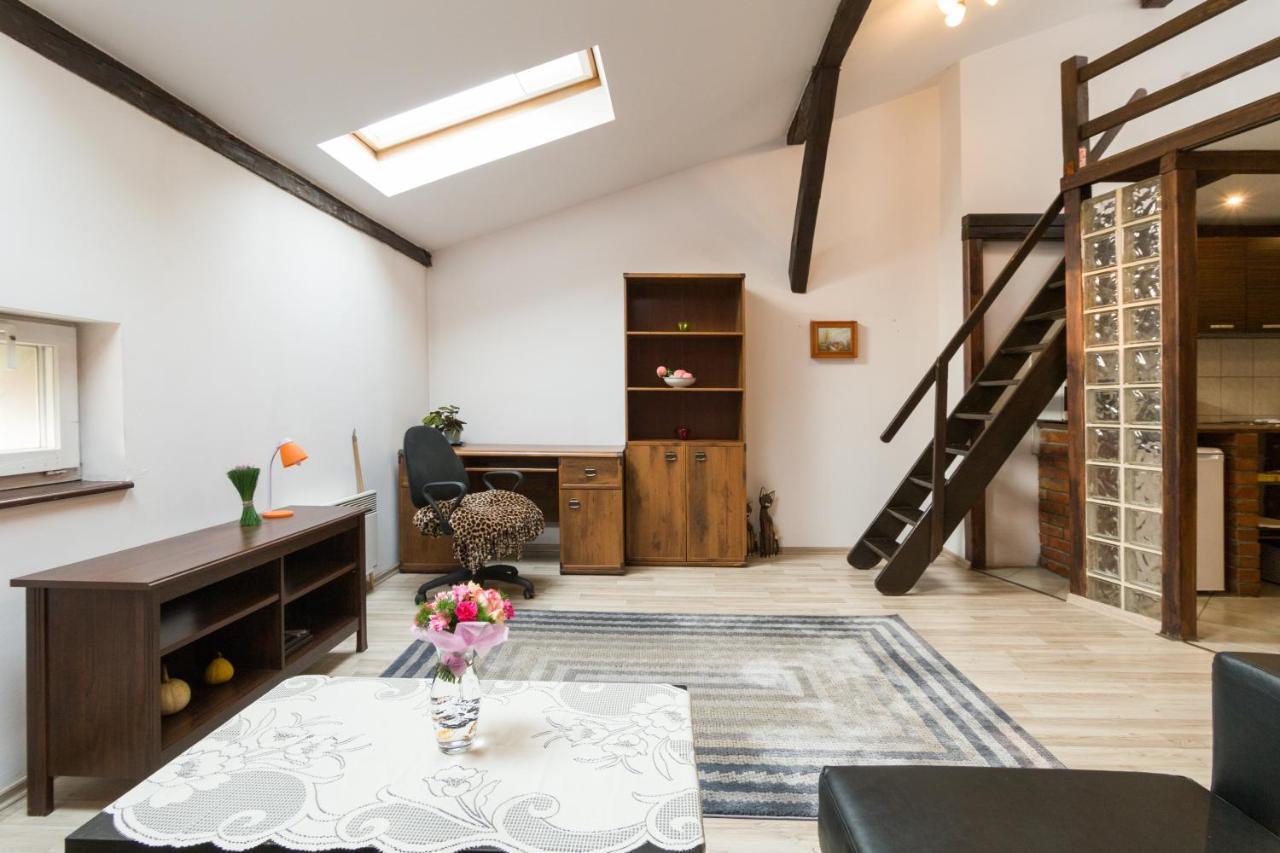 Gorgeous Loft In Perfect Location!
