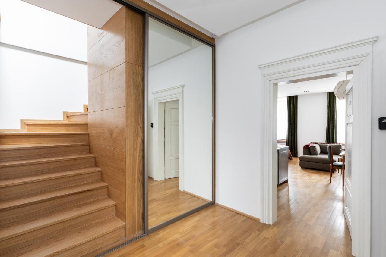 Palac Zieleniewskich Sw Marka 31 Apartamento Cracóvia
