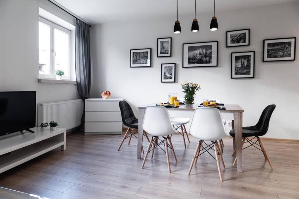 Apartament Househost Apartament: świętego Krzyża Street *