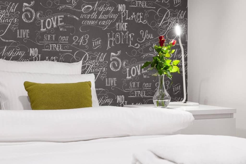 Househost Apartament: świętego Krzyża Street Kraków