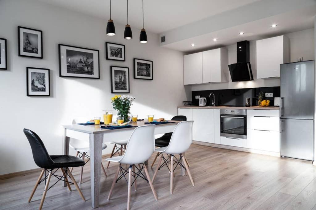 Apartament Househost Apartament: świętego Krzyża Street *
