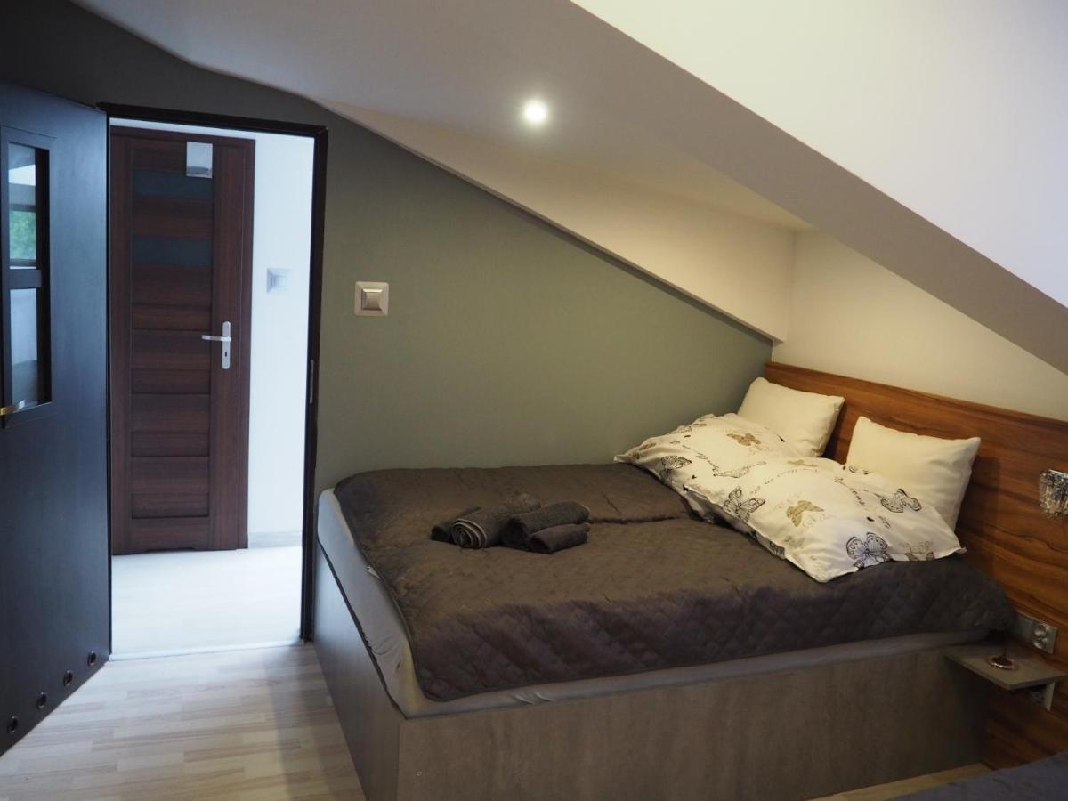 Station Katowa 11 Apartamento Cracóvia