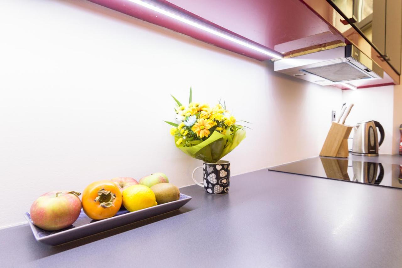 Modern, Stylish And Comfy In Trendy Jewish Quarter *