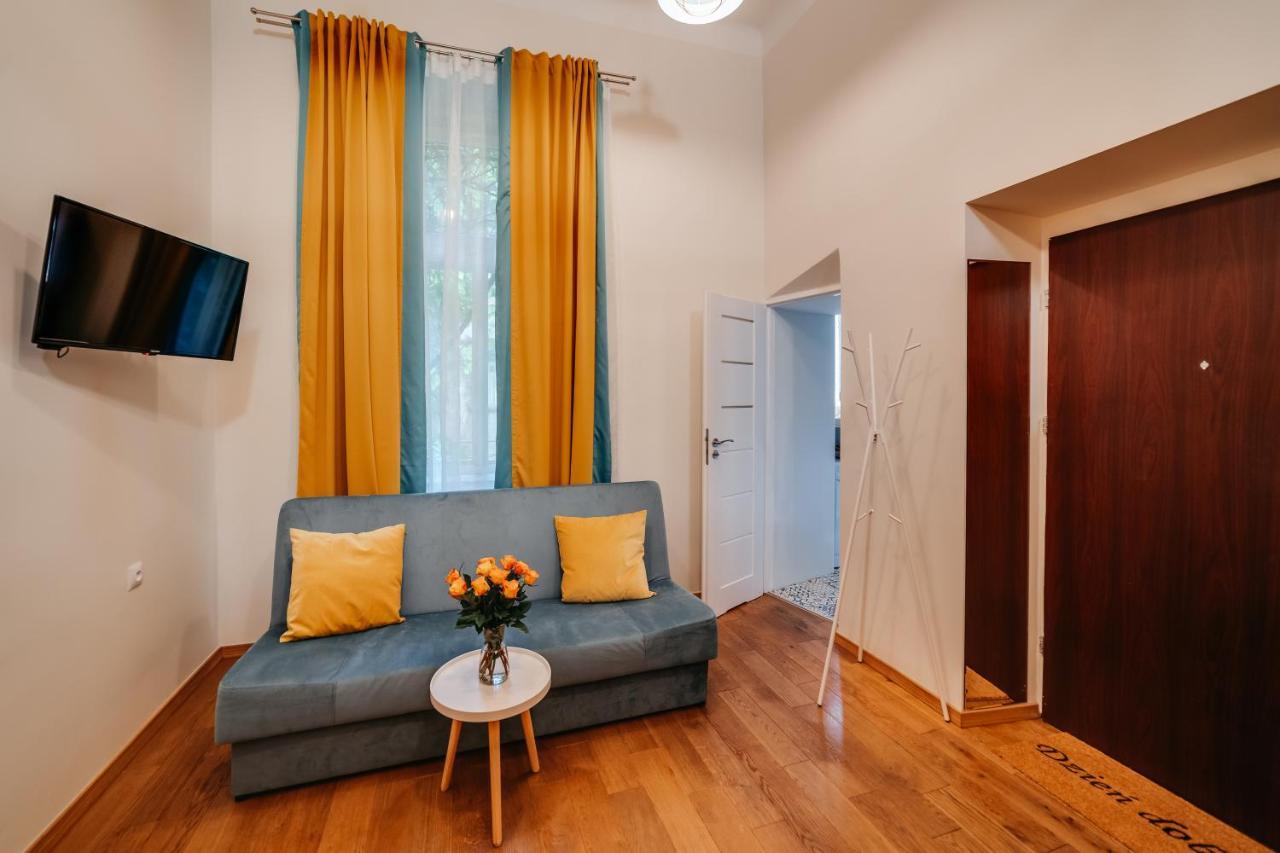 Apartament Alpari *