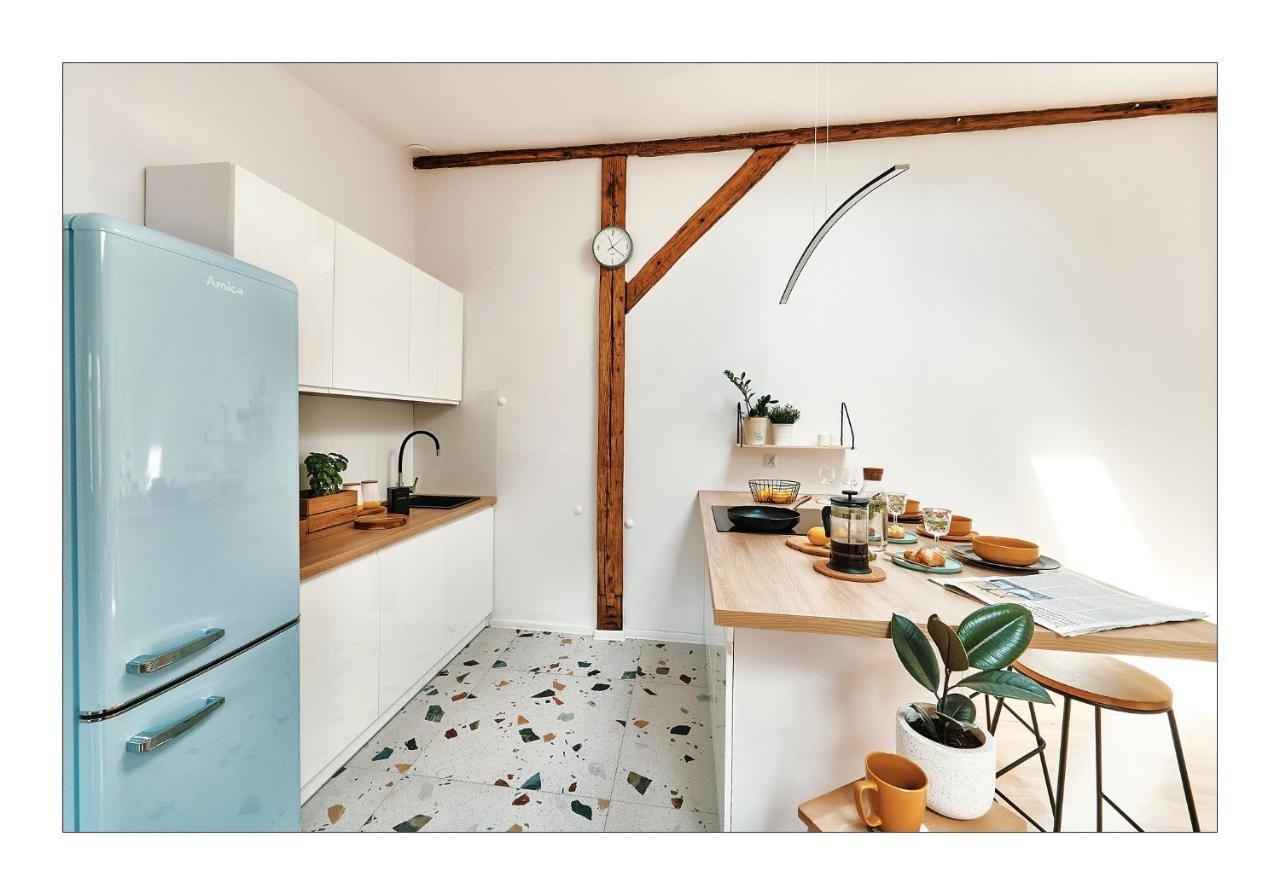 Sunny At The Heart Of Old Town Apartment