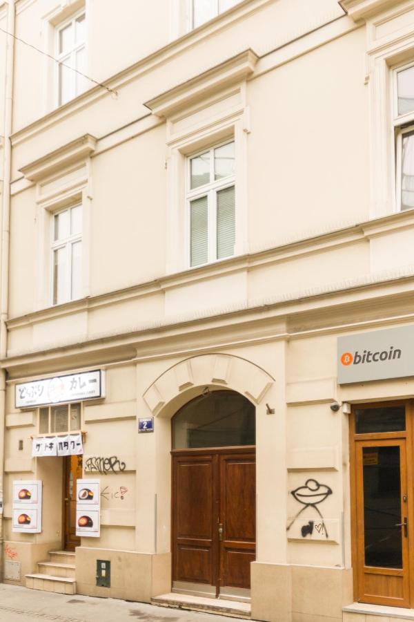 Modern, Stylish And Comfy In Trendy Jewish Quarter *