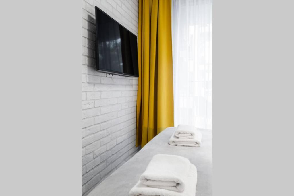 Househost Apartment: Miodowa 42/8a Street Apartamento Cracóvia