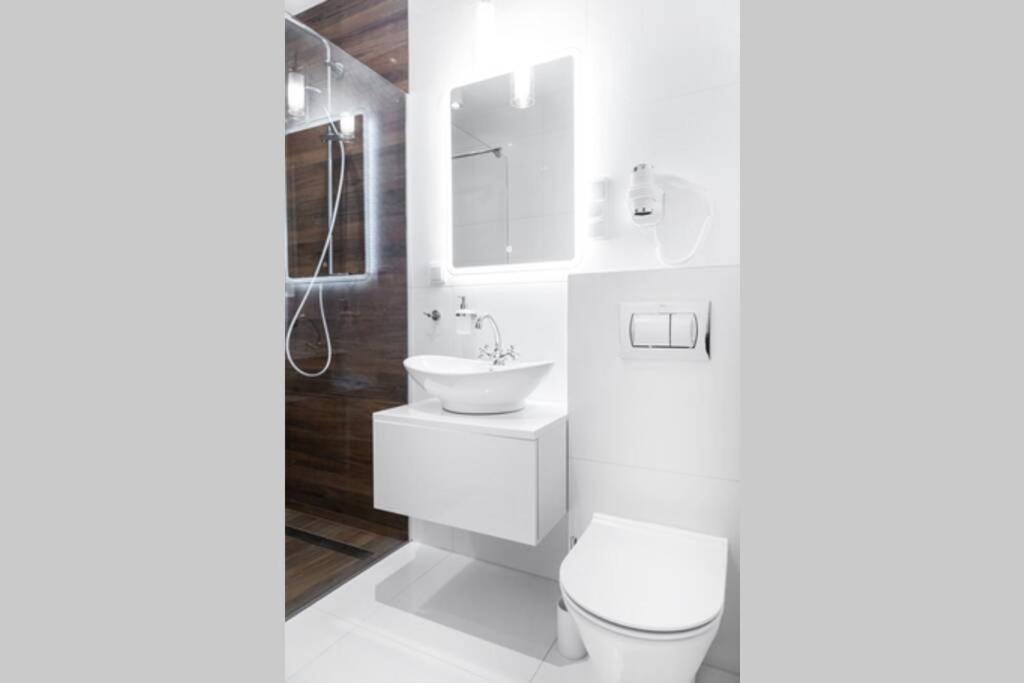 Househost Apartment: Miodowa 42/8a Street * Cracóvia
