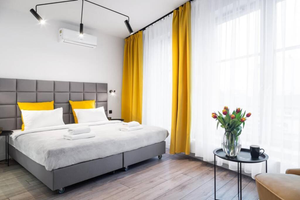 Apartamento Househost Apartment: Miodowa 42/8b Street