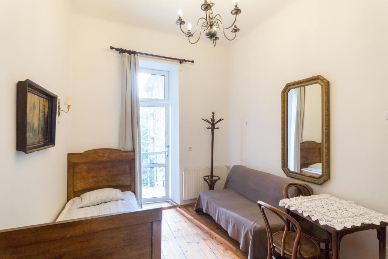 Apartament Szeroka 33 *