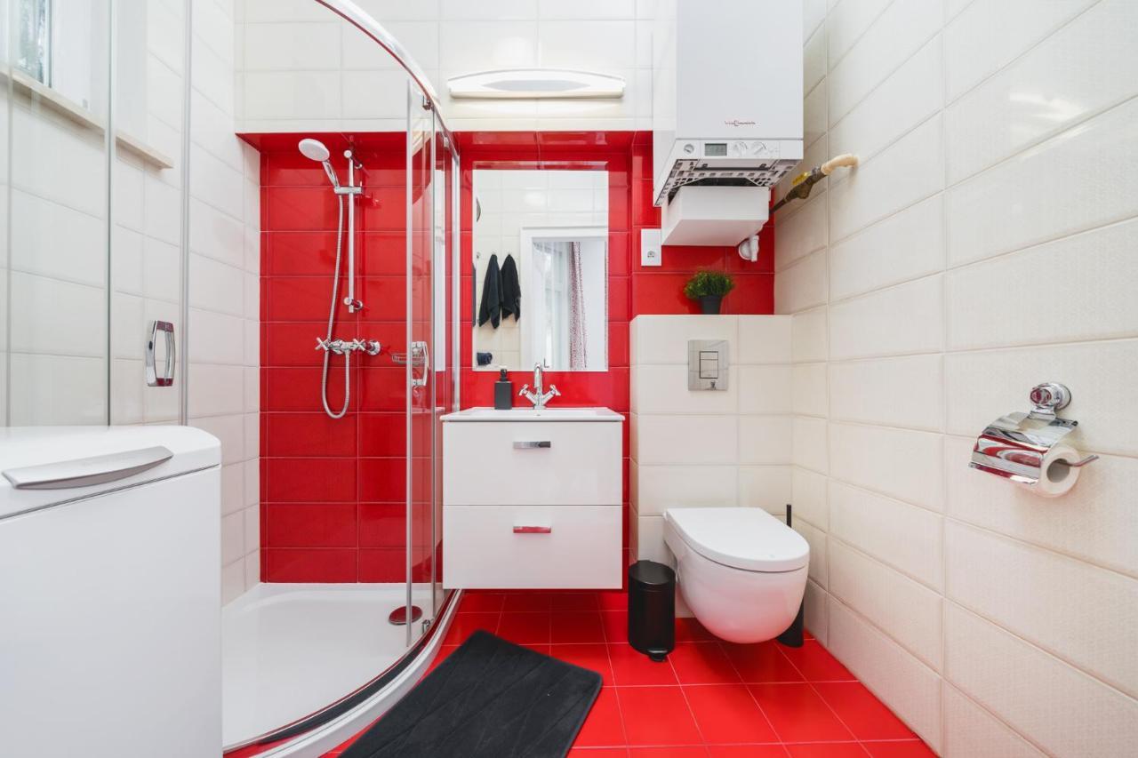 Modern Urban Escape - Old Town - By Upstairs