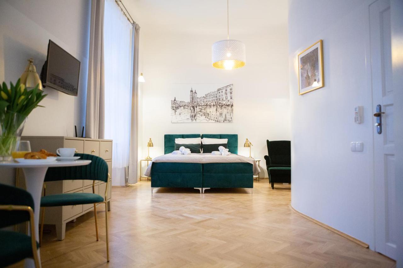 Apartments Roman *