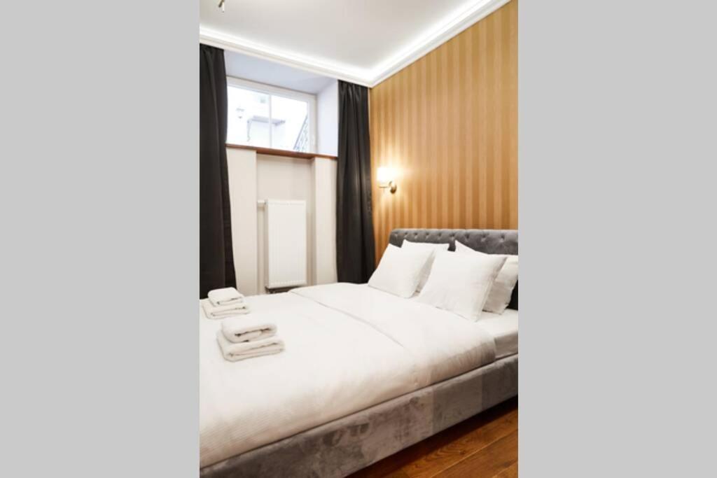Househost Ii: Studencka Street Apartment Krakow