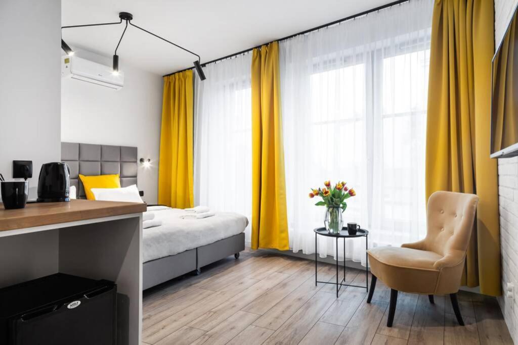 Househost Apartment: Miodowa 42/8b Street Apartamento