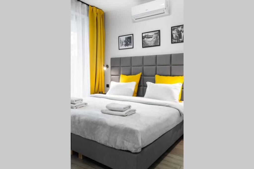 Househost Apartment: Miodowa 42/8a Street Apartamento *