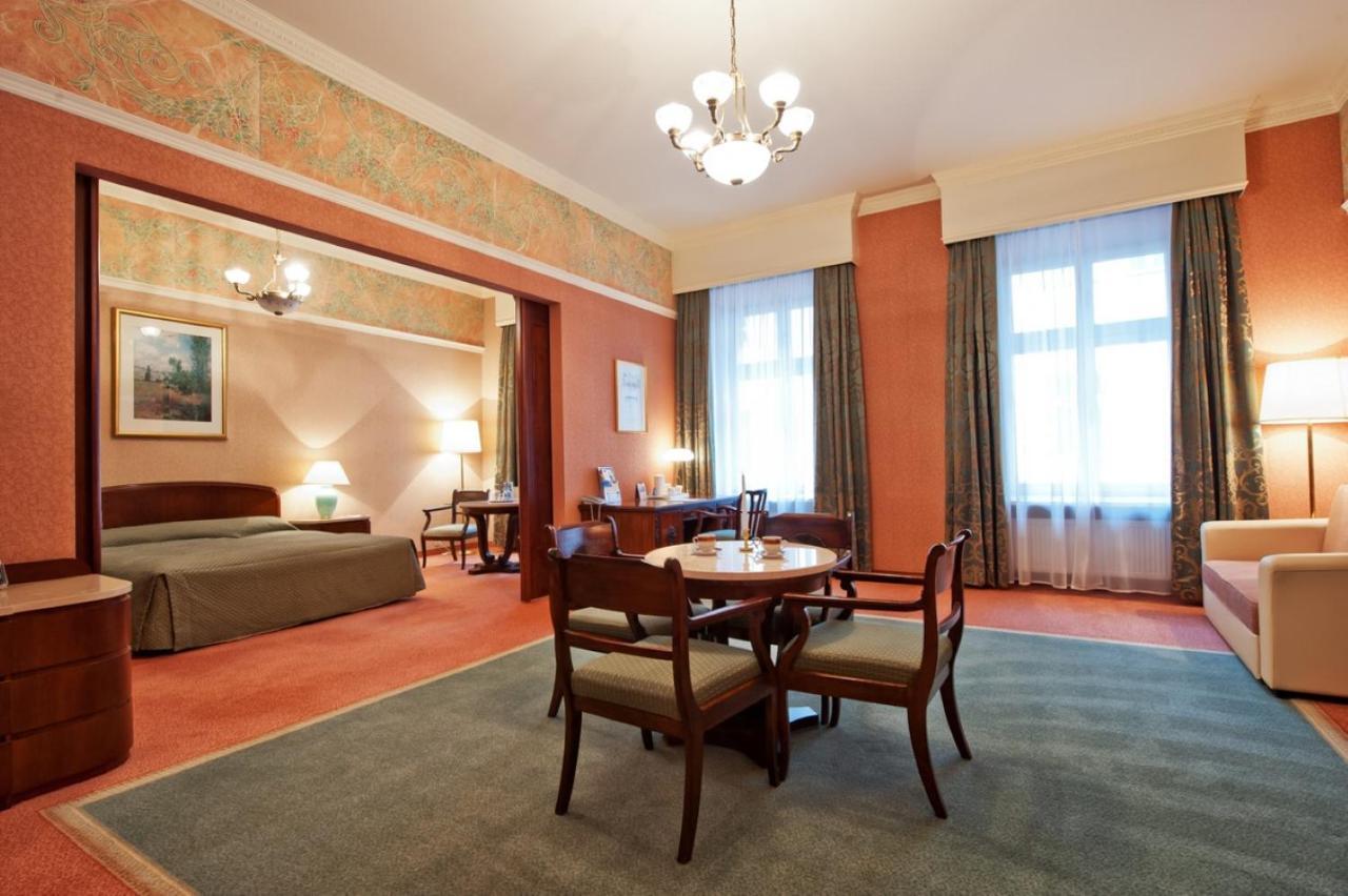 Grand Hotel