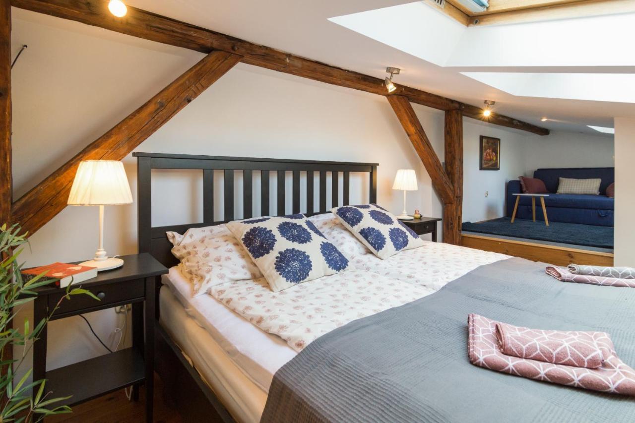 Lovers Nest