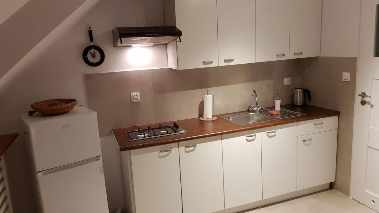 99c Apartment *