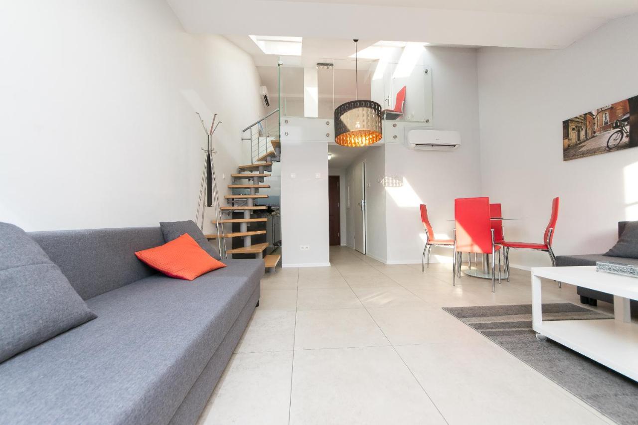 Apartment Exclusive Loft In The Main Square A/c P4you Pl