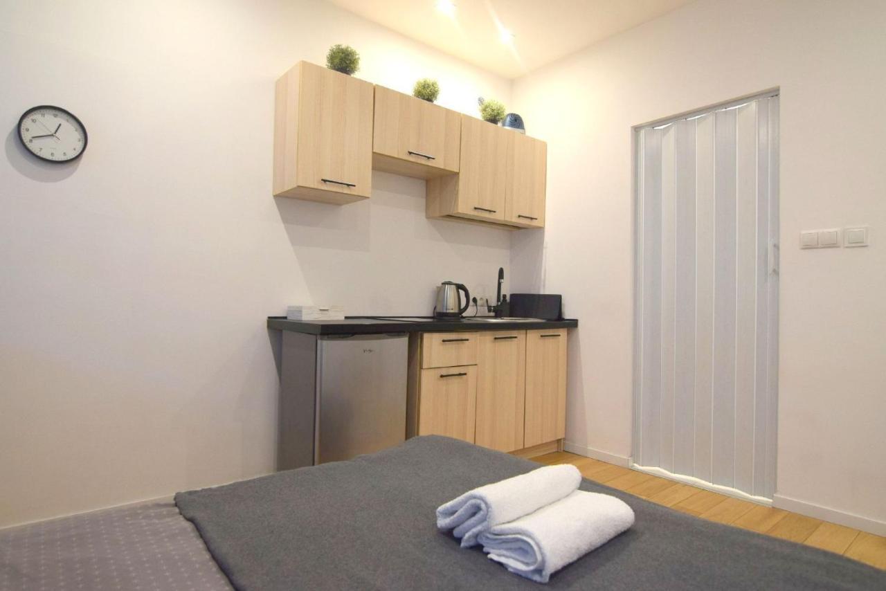 Topolowa - Self Check In - Next To Main Rail, 10 Min To Main Square Apartment Krakau