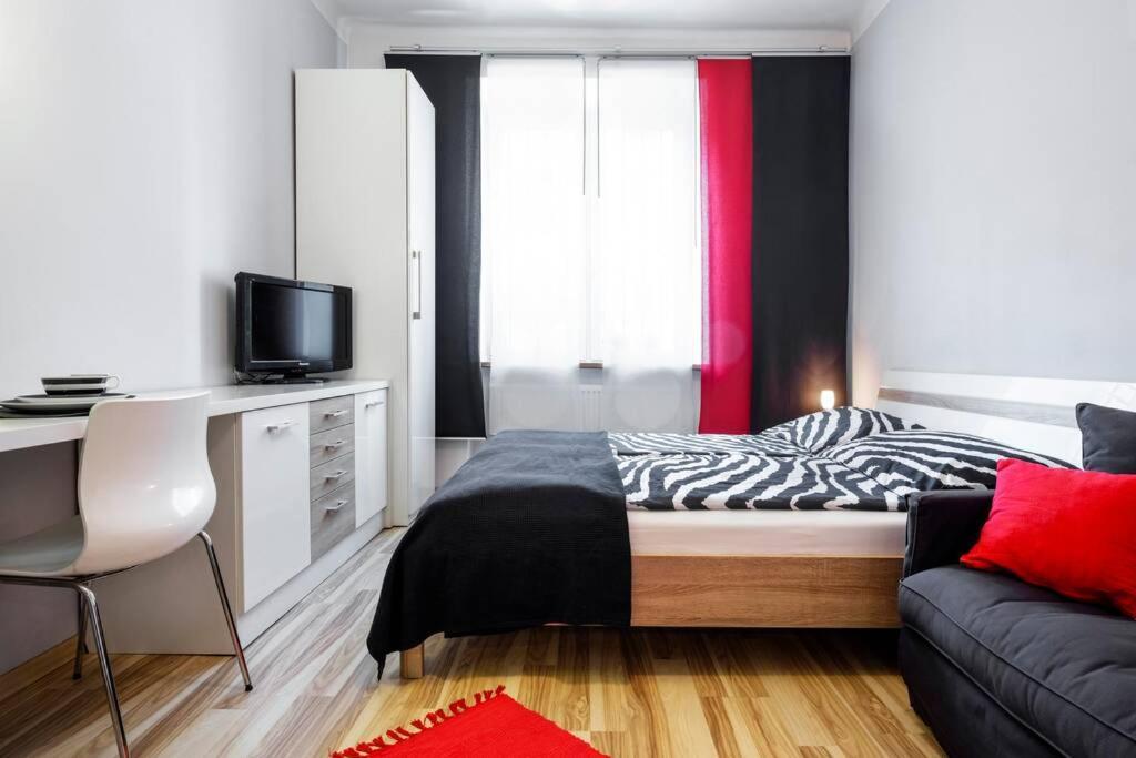 Studio Pomorska , Bezplatny Parking *