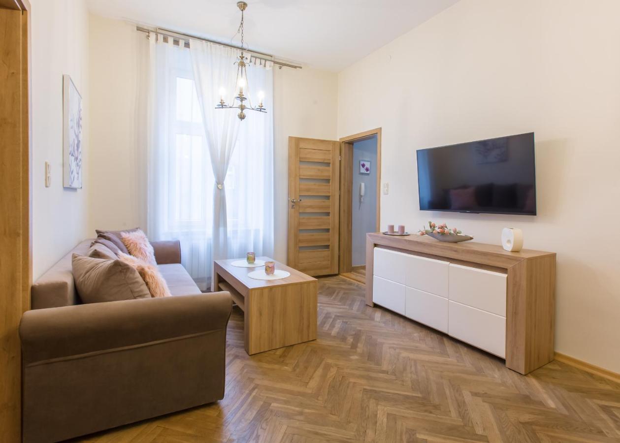 Ar Apartment