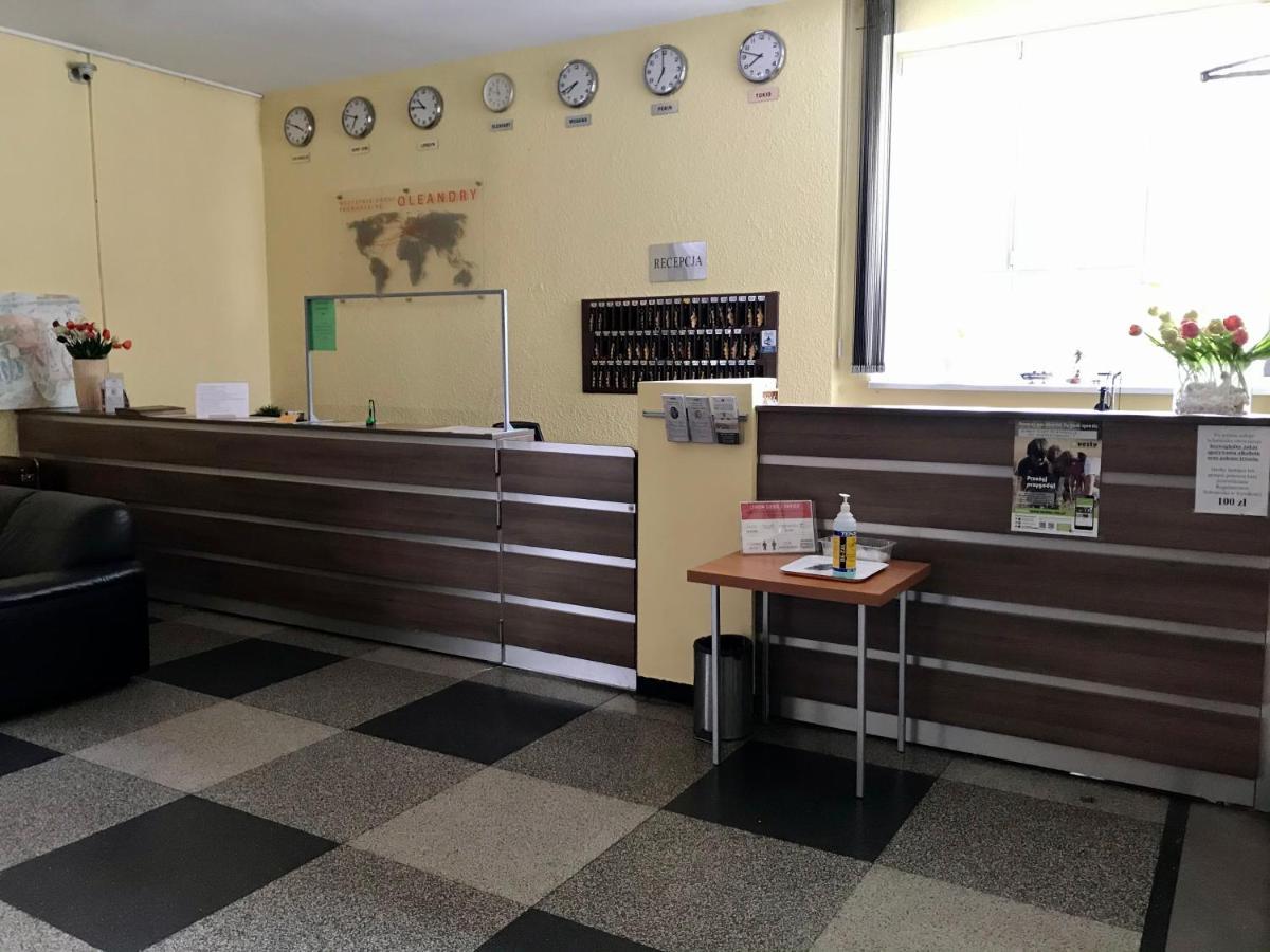Schronisko Młodzieżowe Oleandry Hostel *